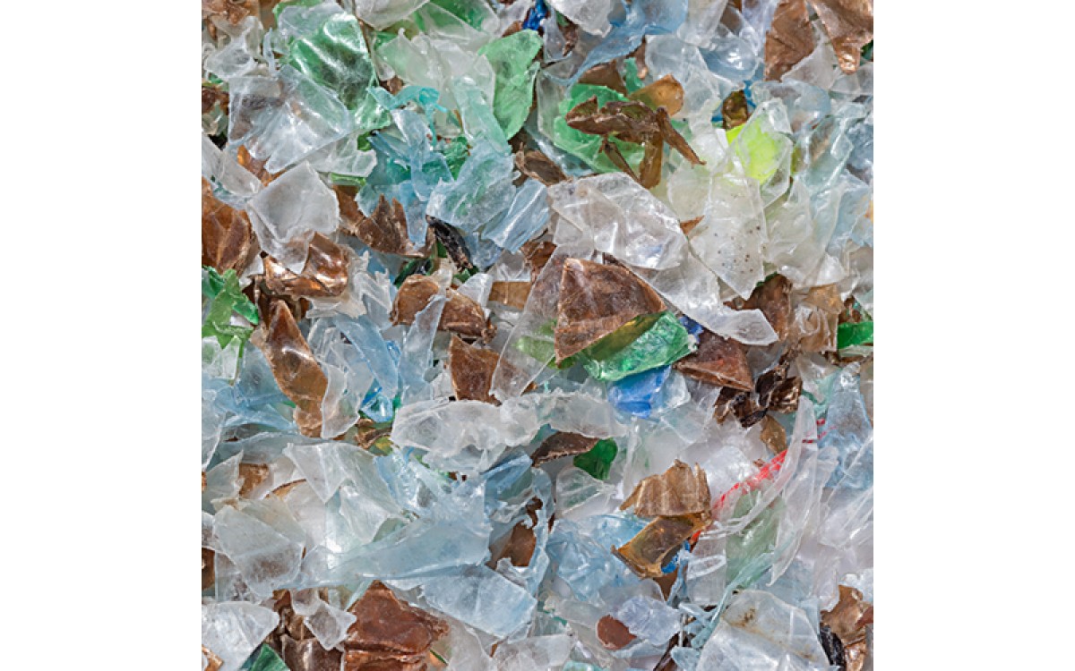 Что такое ПЭТ-хлопья и где они используются?